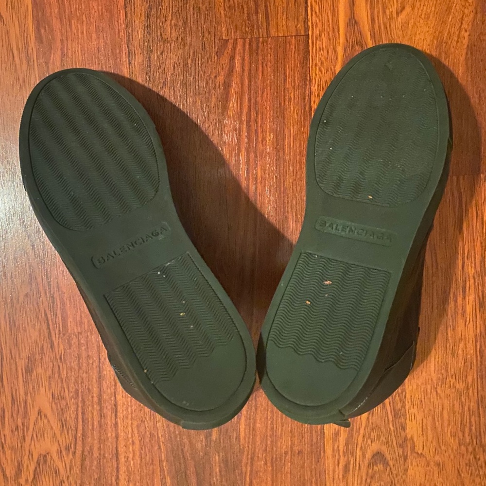 Balenciaga Men’s Leather Sneakers - Picture 13 of 13